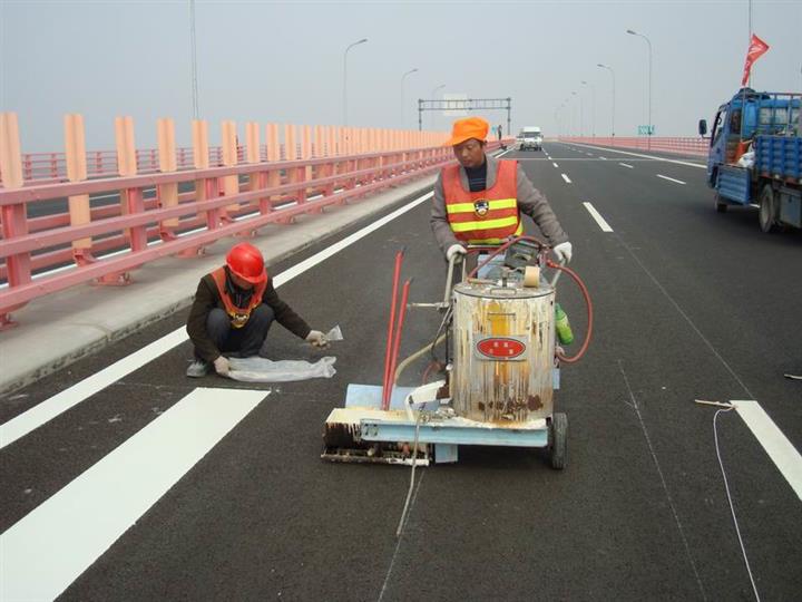 日喀则新交规增加的最新交通标志标线有哪些？